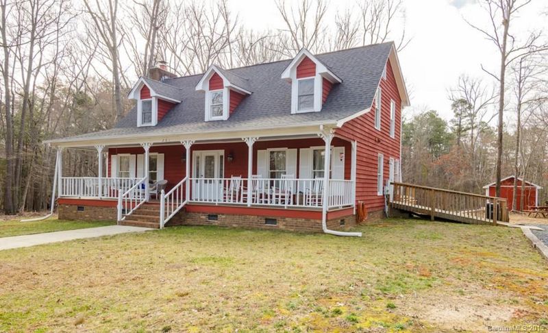 201 Chestnut Ln, Matthews, NC 28104