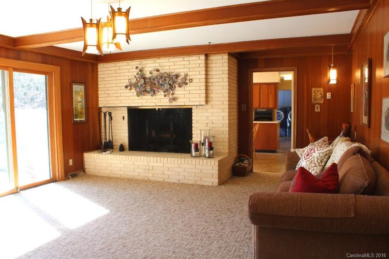 627 Robmont Rd, Charlotte, NC 28270