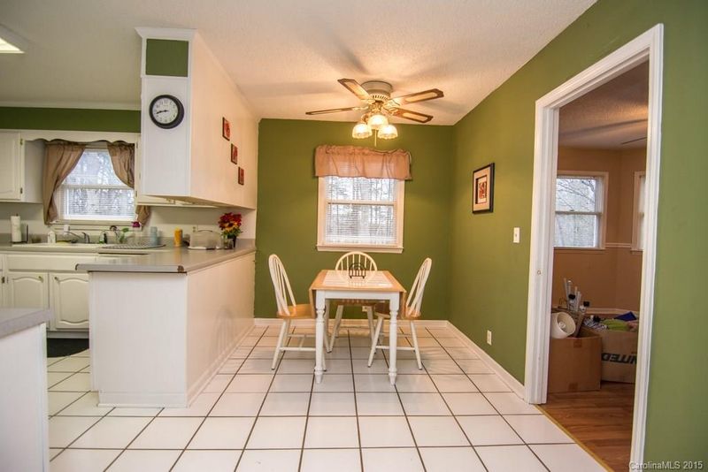 122 Buena Vale Dr, Gastonia, NC 28056