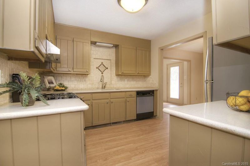5057 Suwarrow Cir, Tega Cay, SC 29708