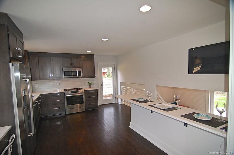 1012 Bobby Ln, Charlotte, NC 28211