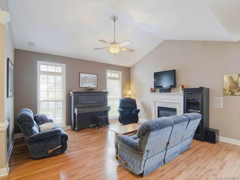 320 Autumn Dr, Harrisburg, NC 28075