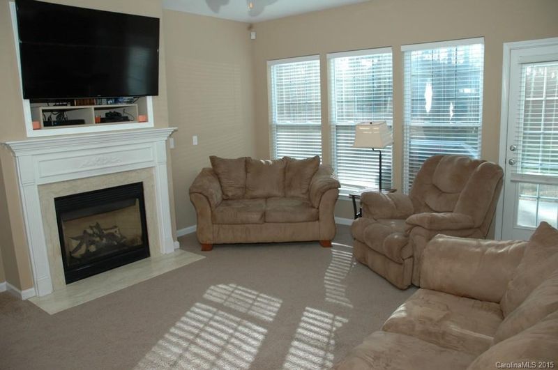 569 Sugar Tree Dr, Rock Hill, SC 29732