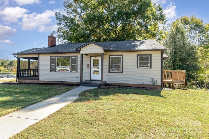 830 E Sharpe St, Statesville, NC 28677