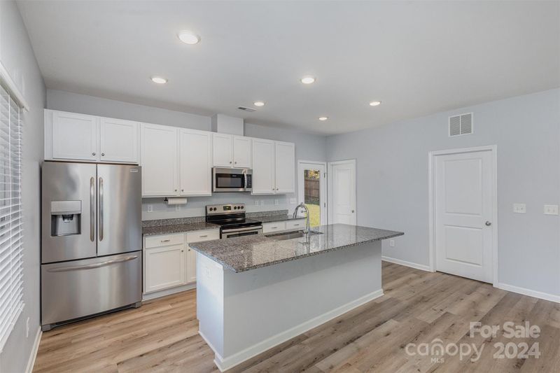 13424 Main Dr, Charlotte, NC 28262