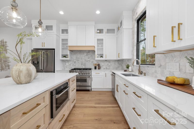 3701 Carmel Forest Dr, Charlotte, NC 28226