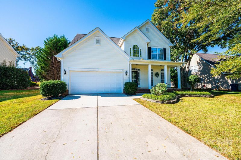 5027 Abernethy Park Dr, Hickory, NC 28602