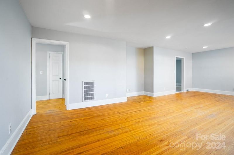 5909 Old Mt Holly Rd, Charlotte, NC 28208