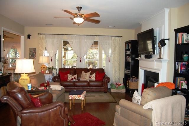 8836 Heron Glen Dr, Charlotte, NC 28269
