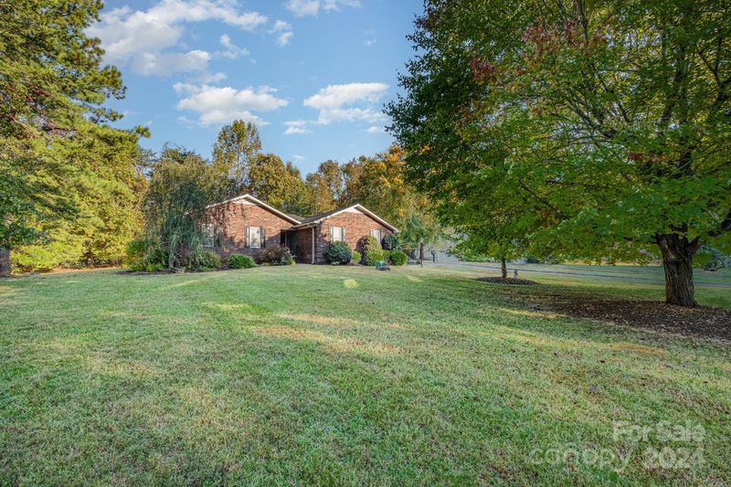 9404 Pinenoll Ln, Charlotte, NC 28215