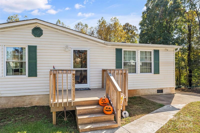 2877 Durango St, Claremont, NC 28610