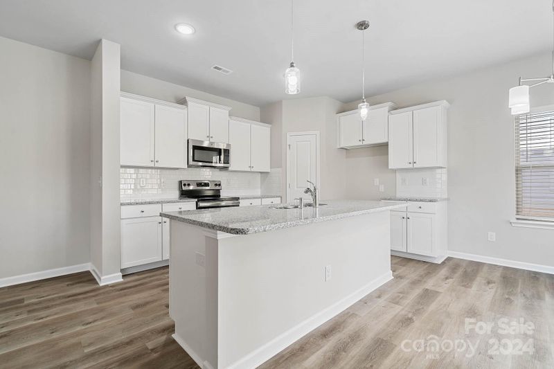 4913 Lebanon Dr, Charlotte, NC 28273