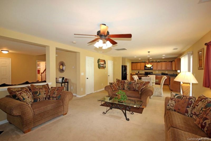 160 Silverspring Pl, Mooresville, NC 28117