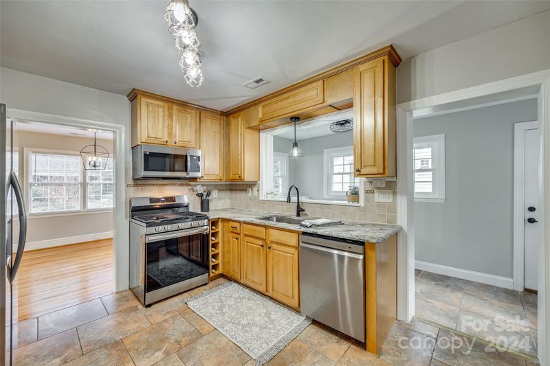 810 Jackson St, Gastonia, NC 28052