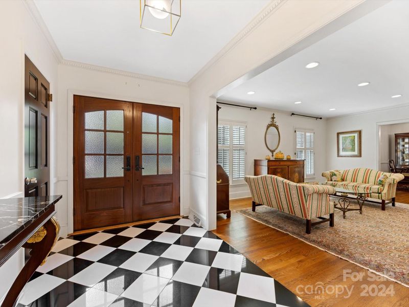 4233 Columbine Cir, Charlotte, NC 28211