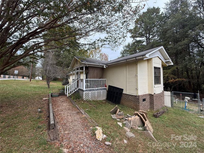 610 Guinn St, Clover, SC 29710