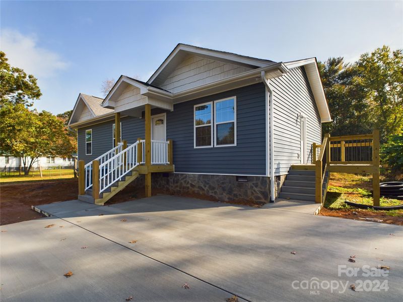 70 23rd St NW, Hickory, NC 28601