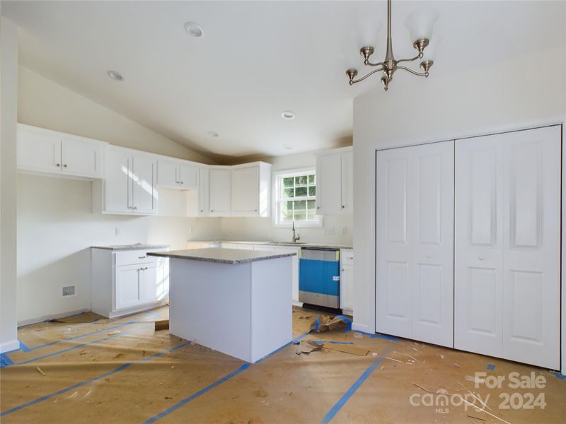 70 23rd St NW, Hickory, NC 28601