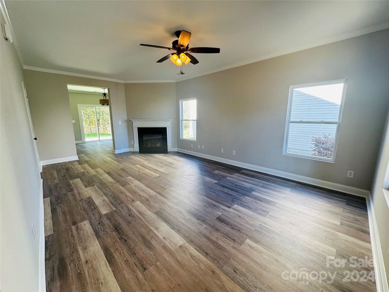8349 Ainsworth St, Charlotte, NC 28216