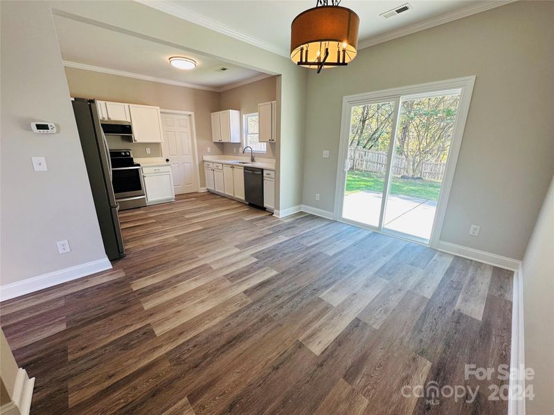 8349 Ainsworth St, Charlotte, NC 28216