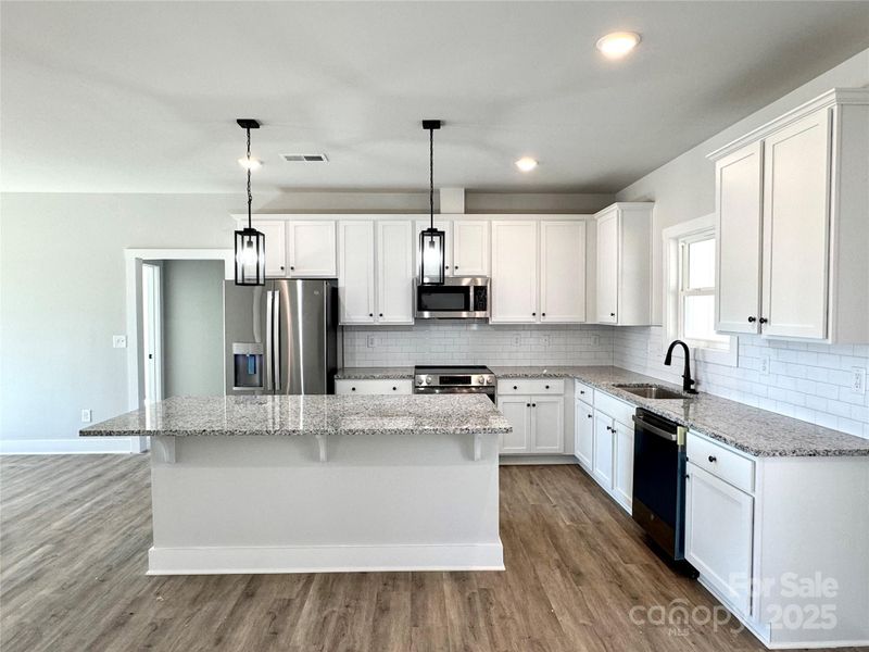 723 E Memorial Hw, Harmony, NC 28634
