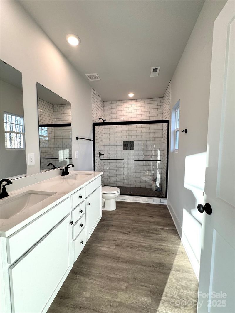 723 E Memorial Hw, Harmony, NC 28634