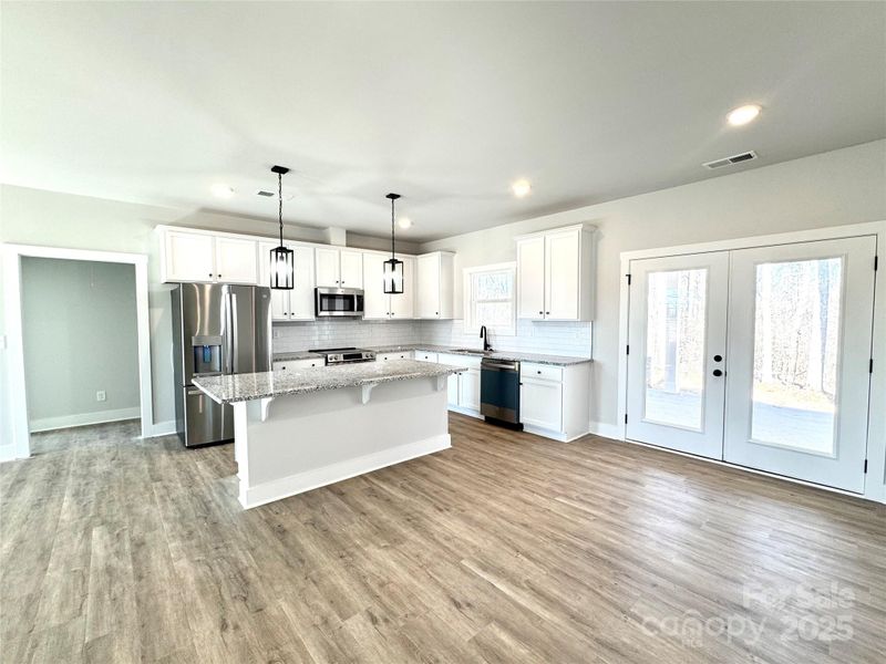 723 E Memorial Hw, Harmony, NC 28634