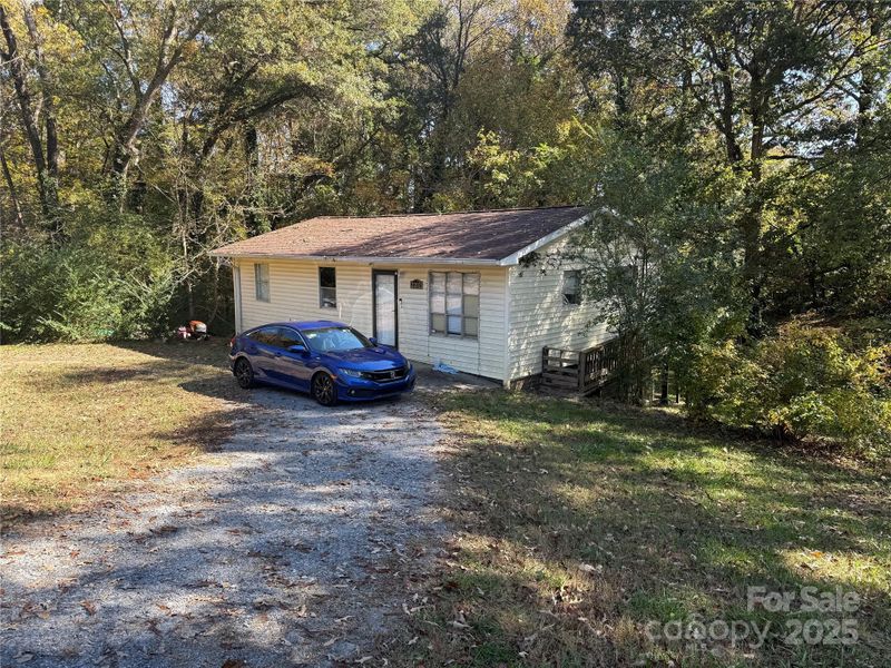 2202 Hillcrest Rd, Dallas, NC 28034