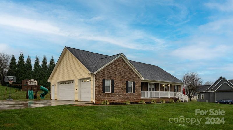 2431 Carriage Ln, Lincolnton, NC 28092