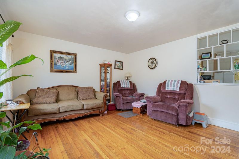 955 Clanton Rd, Charlotte, NC 28217