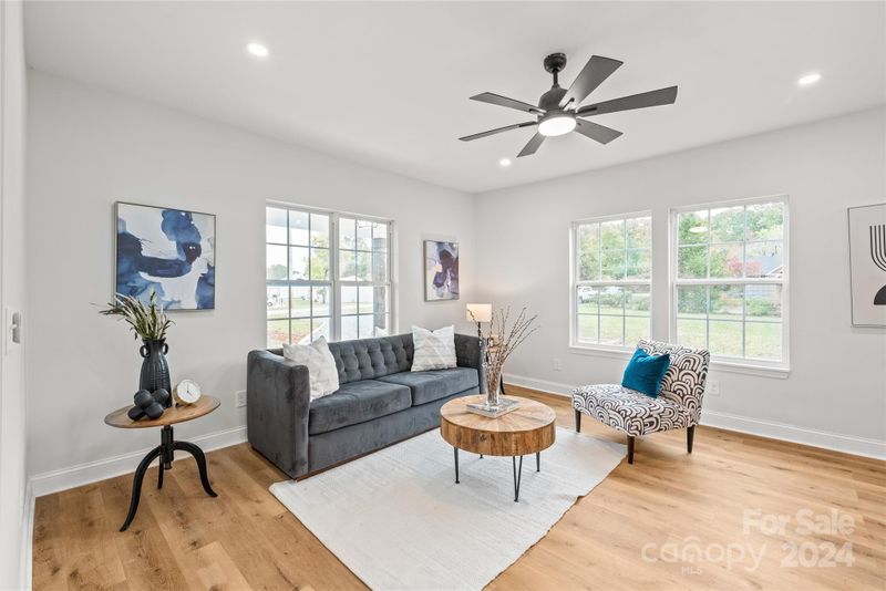 903 E 11th St, Newton, NC 28658