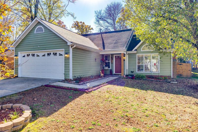 11000 Gladewater Dr, Matthews, NC 28105