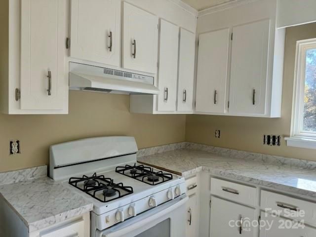 6403 Burning Bush Ct, Charlotte, NC 28227