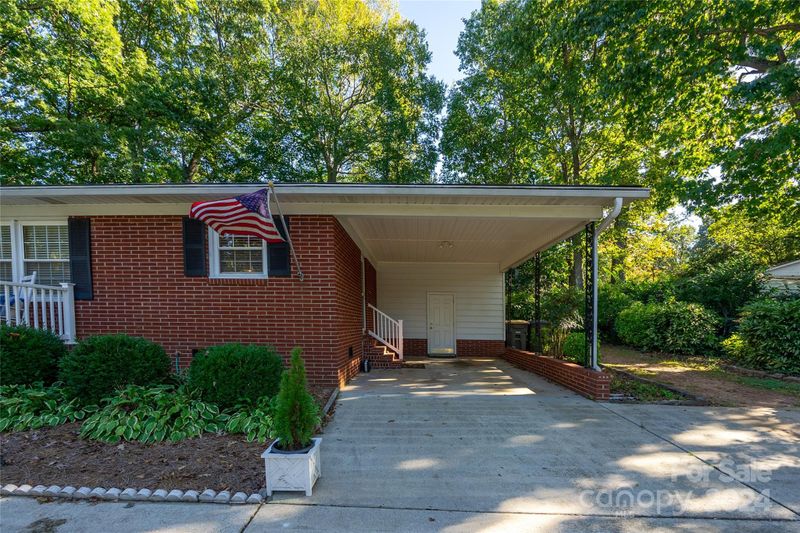 204 Suburban Ave, Kannapolis, NC 28083