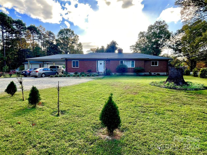 3926 Arvin Dr, Charlotte, NC 28269