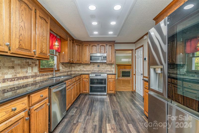 1422 Moorecrest Pl, Kannapolis, NC 28081