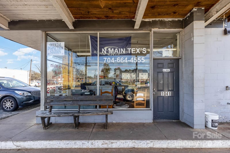 1041 N Main St, Mooresville, NC 28115