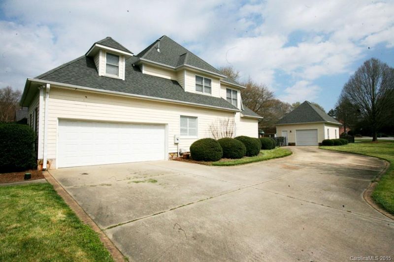 855 Craigmont Ln NW, Concord, NC 28027