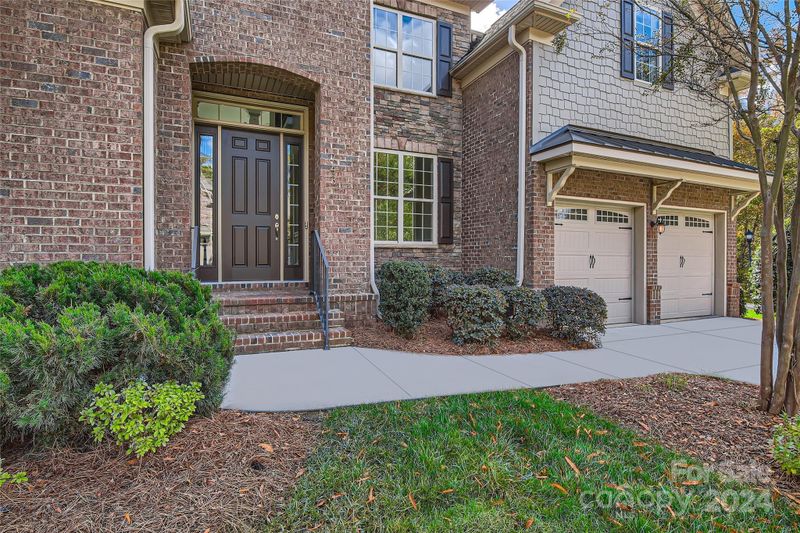 7431 Edenbridge Ln, Charlotte, NC 28226