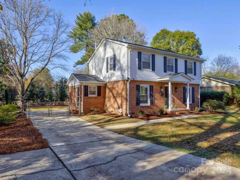 4614 Halstead Dr, Charlotte, NC 28209