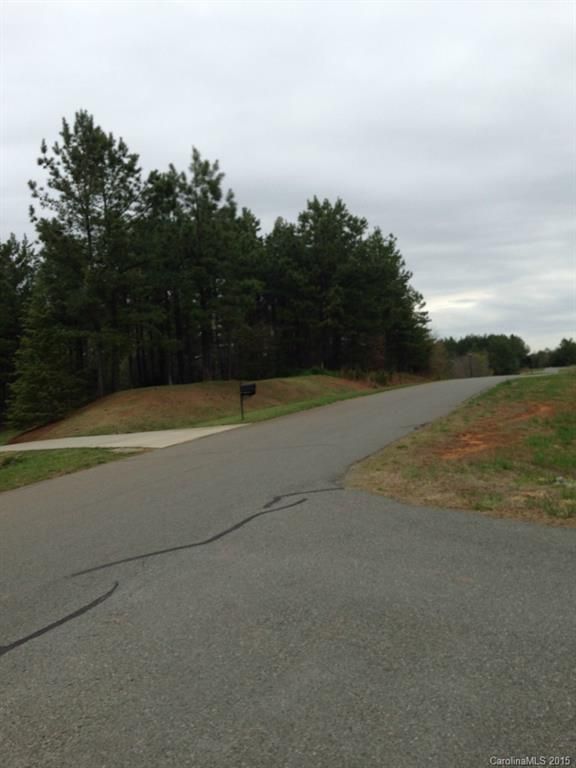 6109 Brookline Dr, Mount Holly, NC 28120