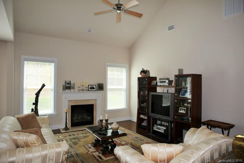 2339 NW Barrowcliffe Dr, Concord, NC 28027
