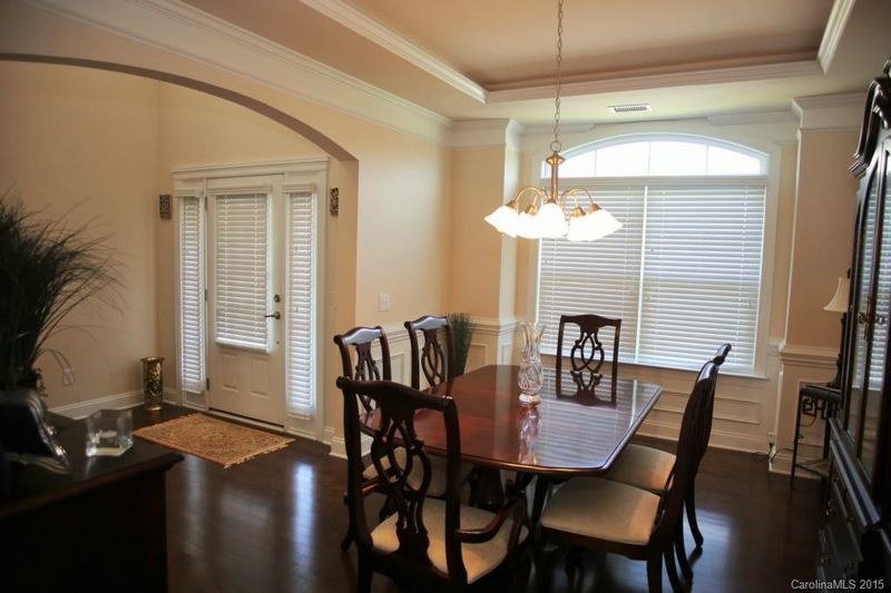 2339 NW Barrowcliffe Dr, Concord, NC 28027