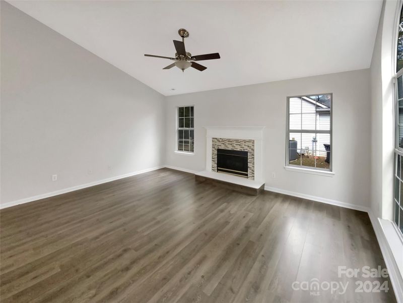8425 Cullingford Ln, Charlotte, NC 28216