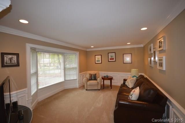 6023 Donegal Dr, Charlotte, NC 28212