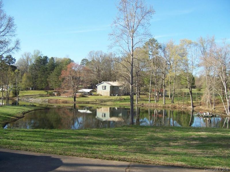 6143 Little Mountain Rd, Clover, SC 29710