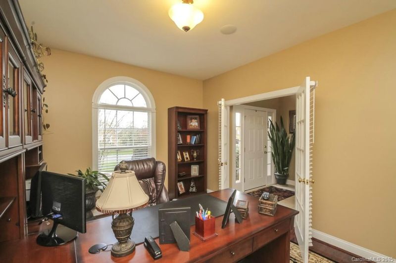 3005 Whisperfield Ln, Matthews, NC 28105