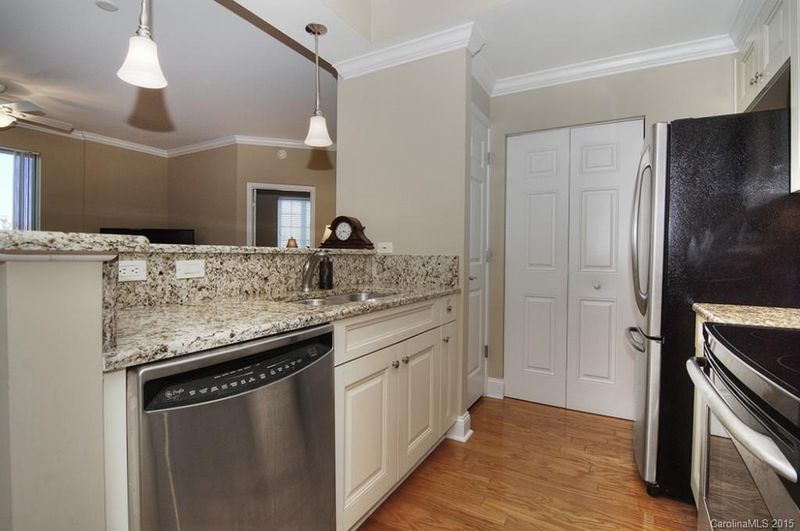 300 W 5th St #249, Charlotte, NC 28202