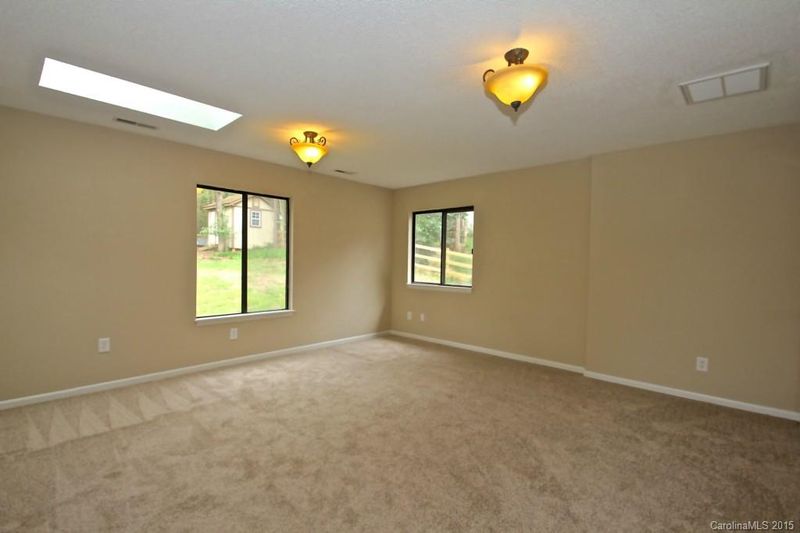 8130 Rittenhouse Cir, Charlotte, NC 28270