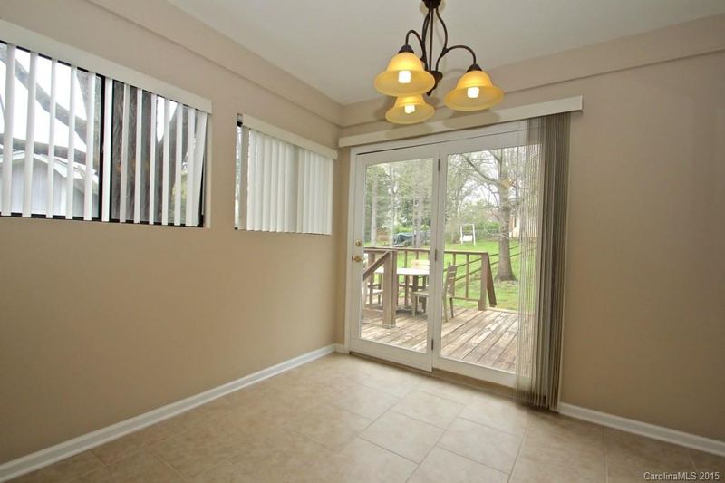 8130 Rittenhouse Cir, Charlotte, NC 28270